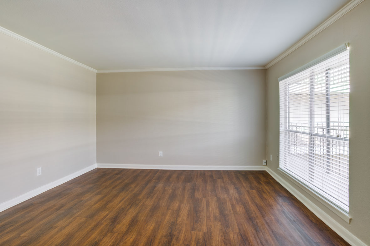 Living room with balcony light, typical of Oak