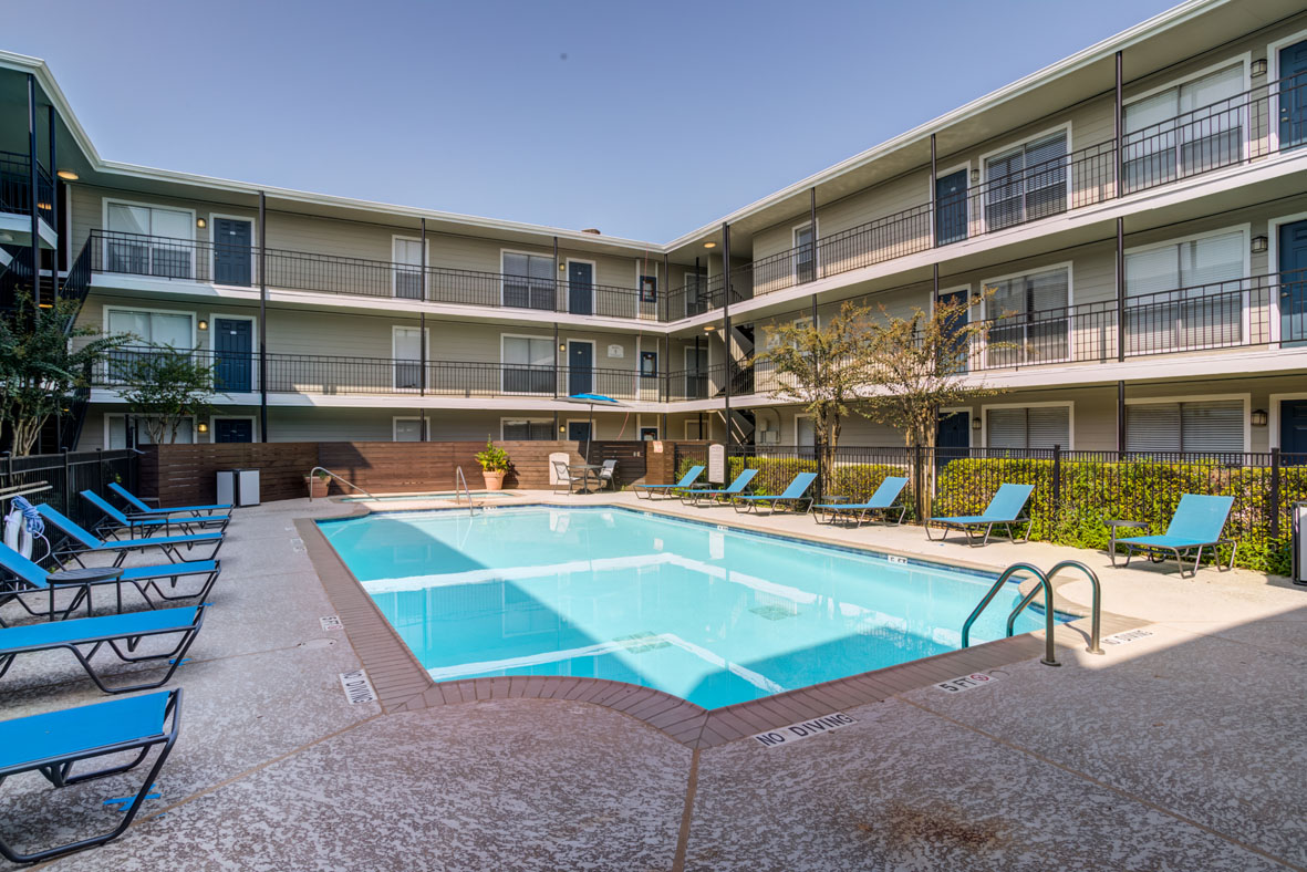 Pool sundeck